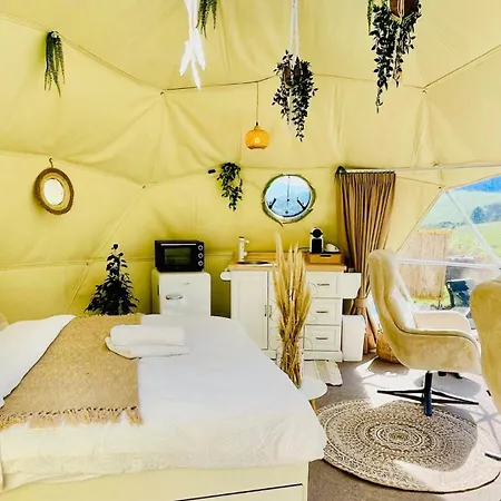 Lüks kamp alanı Glamping Hohe Wand - Kuppelzelt 