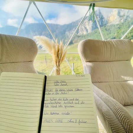 Lüks kamp alanı Glamping Hohe Wand - Kuppelzelt 